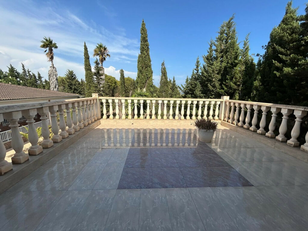 Detached Villa La Marina Alicante - image 4