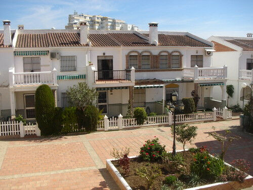 Middle Floor Apartment Mezquitilla Málaga - image 4