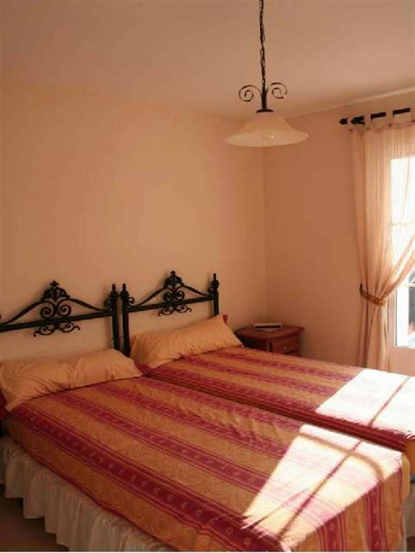 Detached Villa Canillas de Aceituno Málaga - image 4