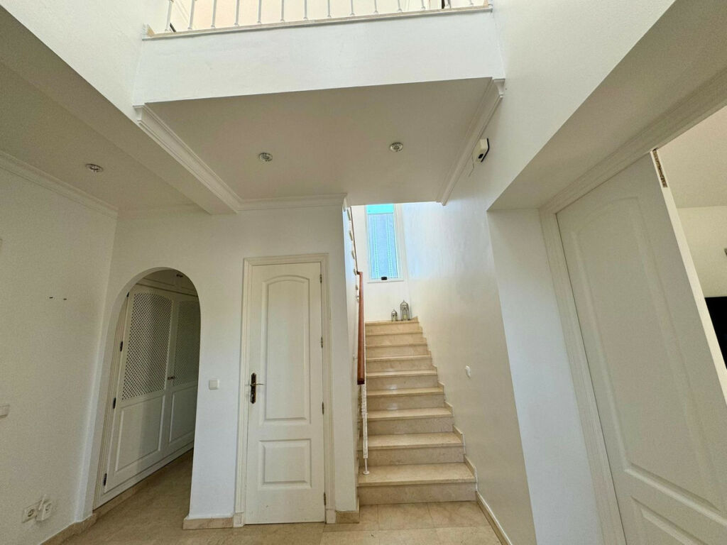 Detached Villa Sotogrande Costa Cádiz - image 4