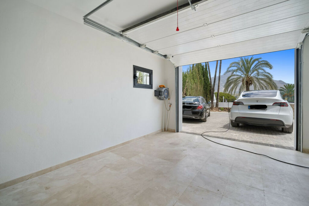 Detached Villa Nueva Andalucía Málaga - image 40