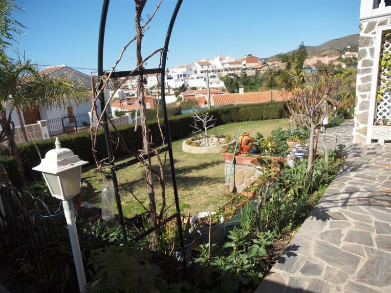 Detached Villa Benajarafe Málaga - image 41