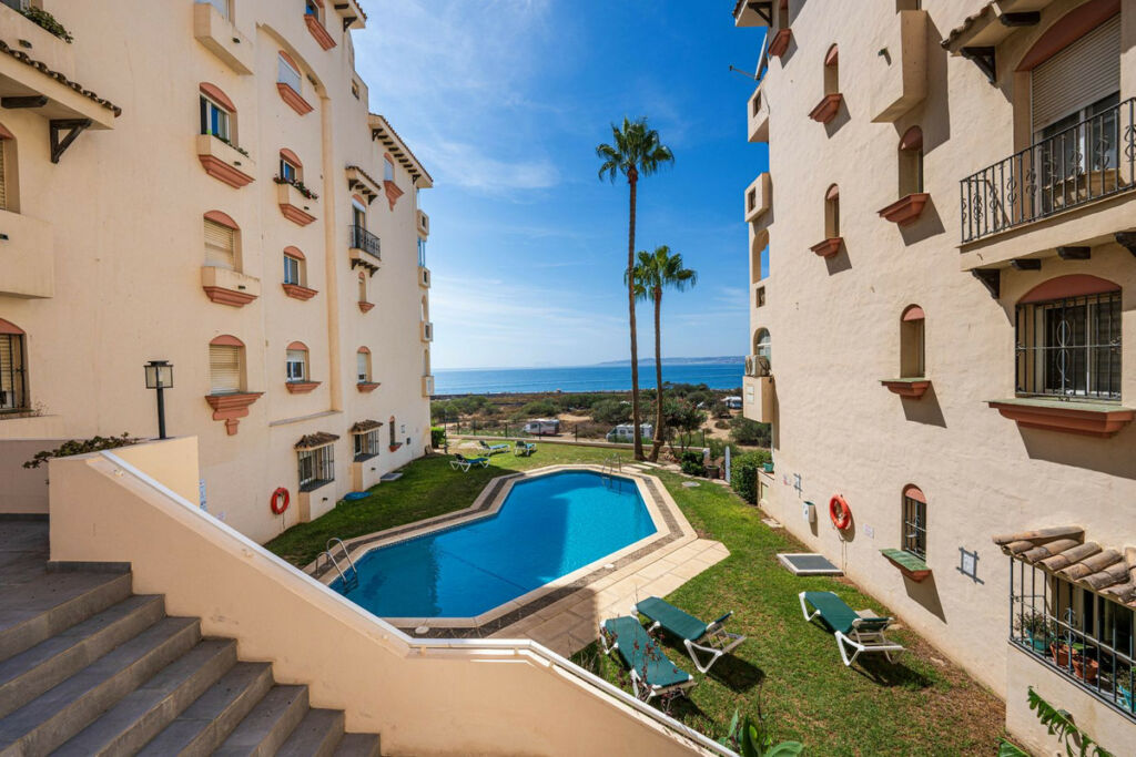 Middle Floor Apartment Estepona Málaga - image 41