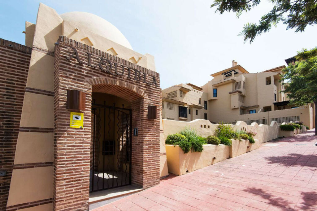 Middle Floor Apartment Benalmadena Málaga - image 41