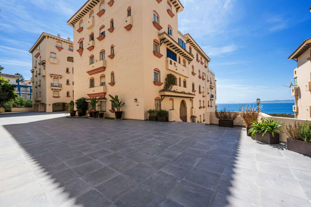 Middle Floor Apartment Estepona Málaga - image 42