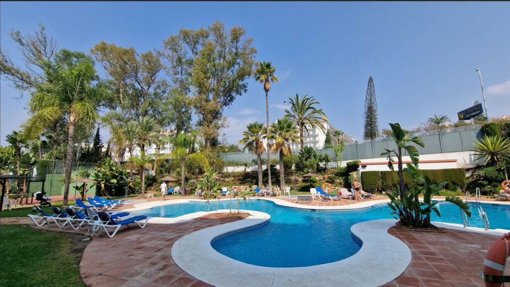 Middle Floor Apartment Puerto Banús Málaga - image 41