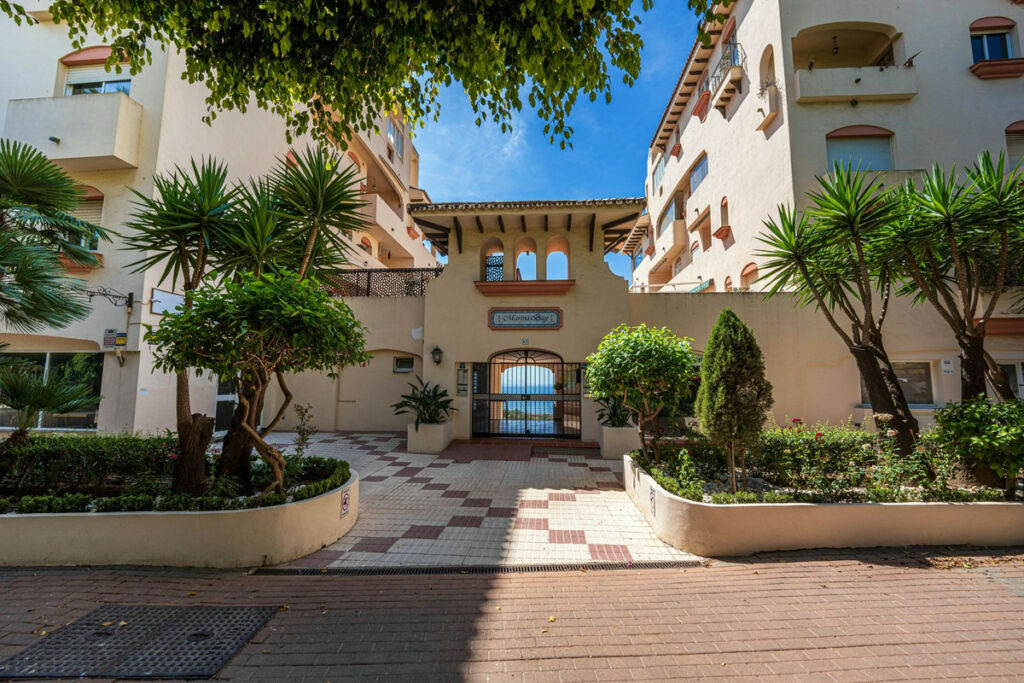 Middle Floor Apartment Estepona Málaga - image 46