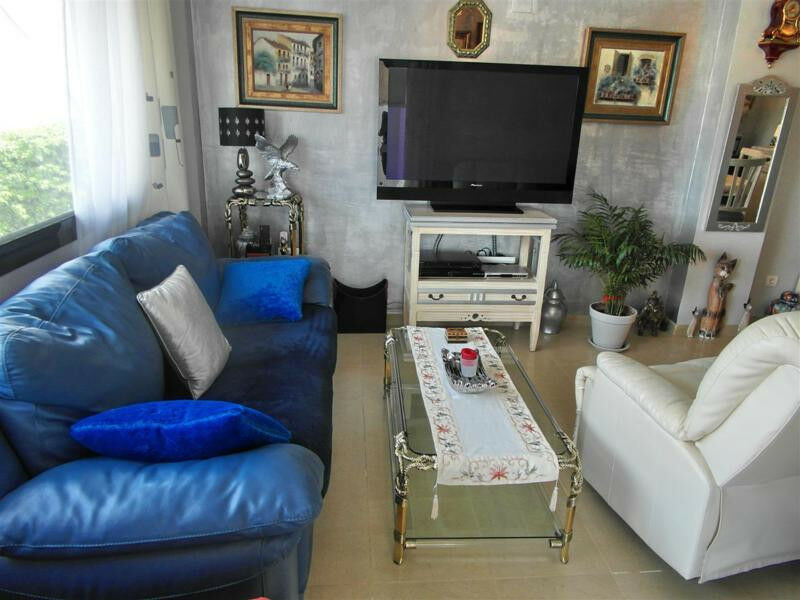 Middle Floor Apartment Benagalbon Málaga - image 5