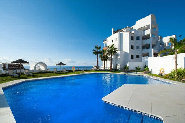 Middle Floor Apartment Torrox Málaga - image 5
