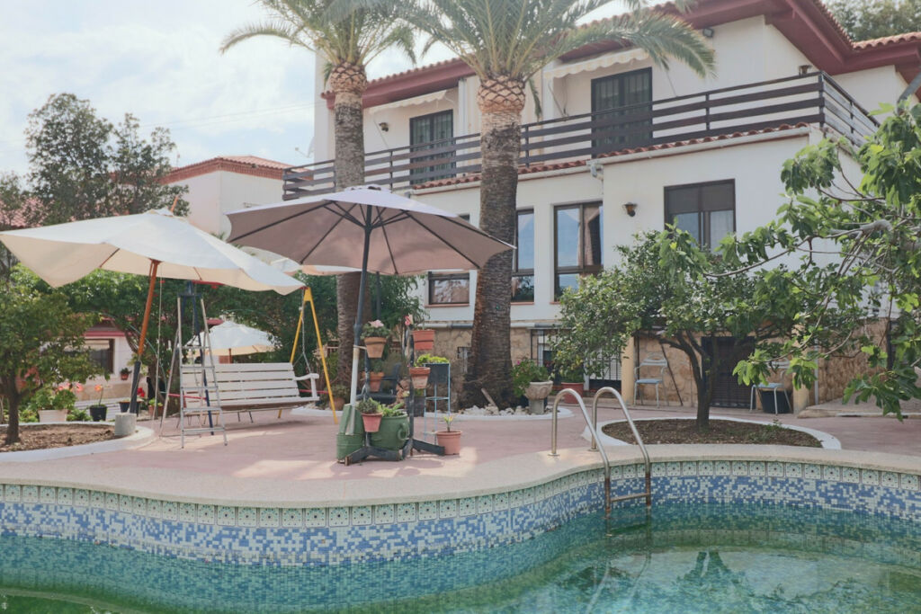 Detached Villa La Nucia Alicante - image 5