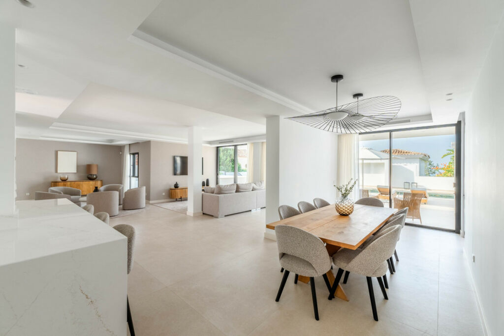 Detached Villa El Rosario Málaga - image 5