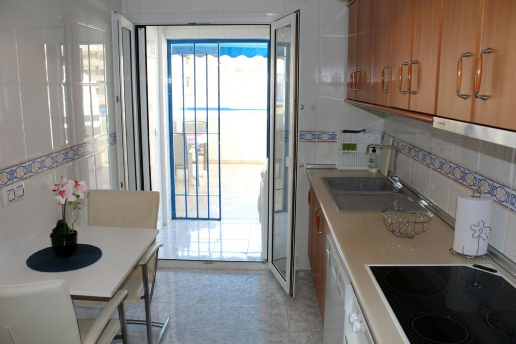 Middle Floor Apartment Torre del Mar Málaga - image 5