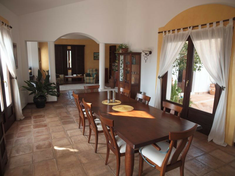 Detached Villa La Viñuela Málaga - image 5