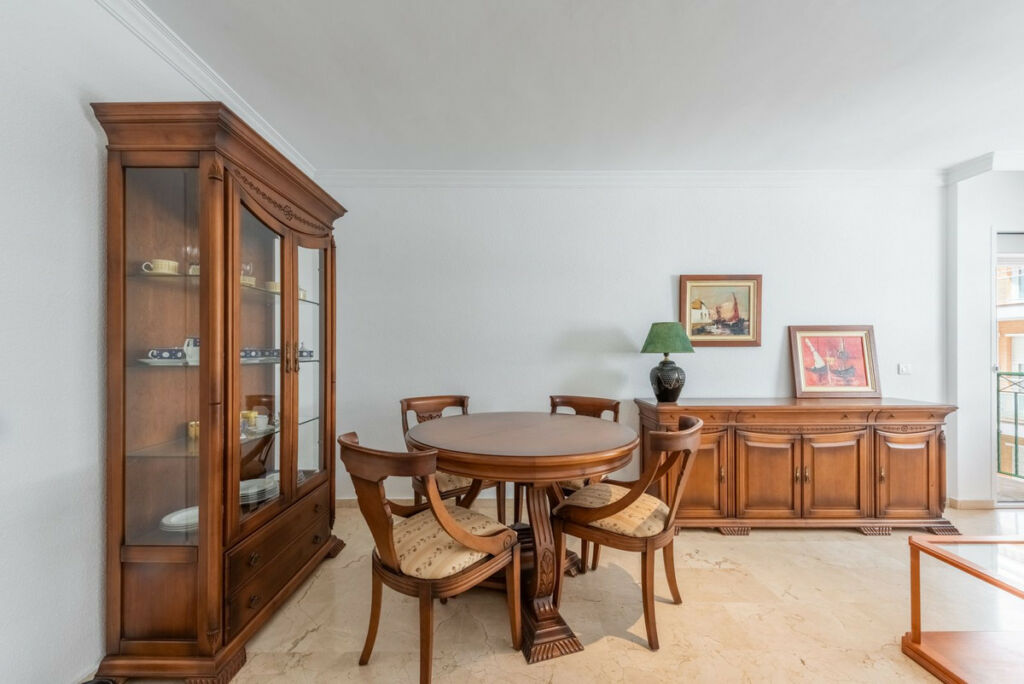 Middle Floor Apartment Estepona Málaga - image 5