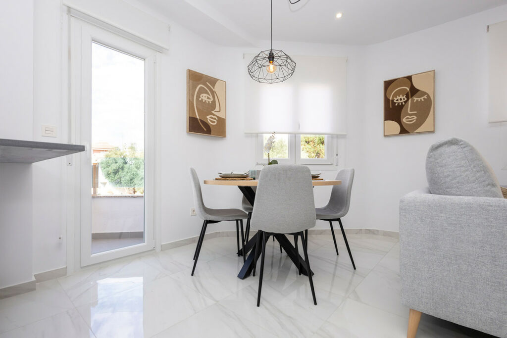 Middle Floor Apartment Jacarilla Alicante - image 5