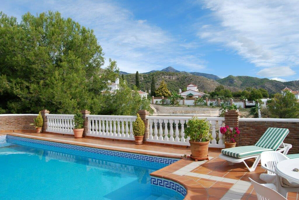 Detached Villa Frigiliana Málaga - image 5