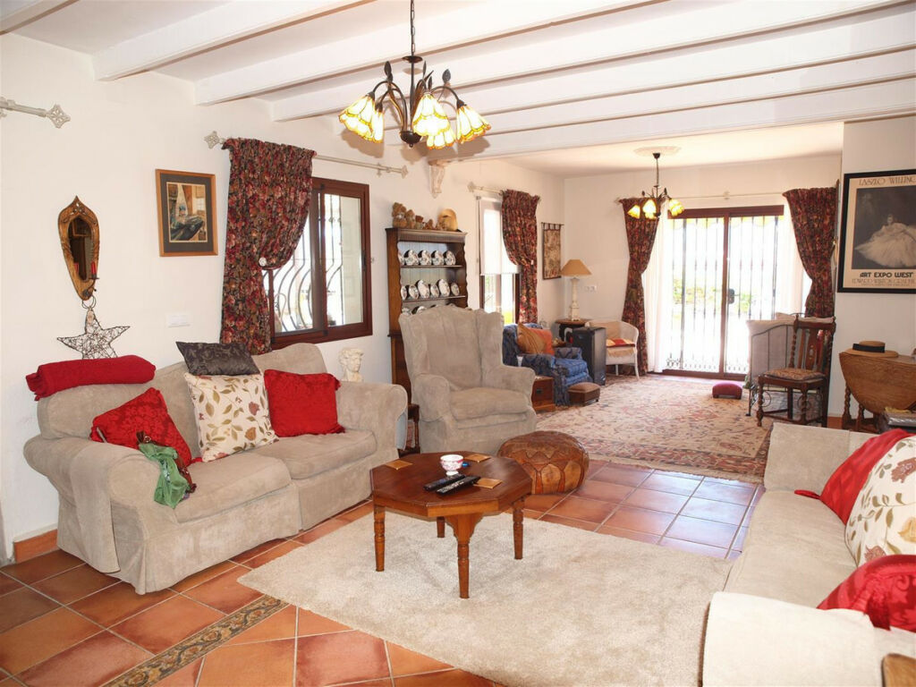 Detached Villa Viñuela Málaga - image 5