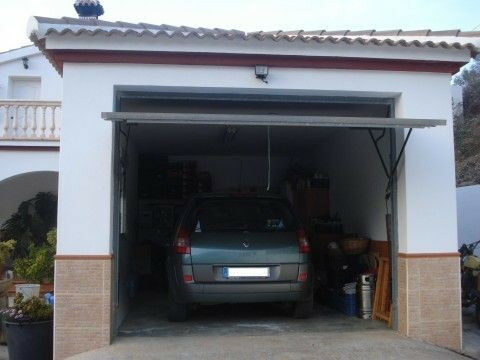 Detached Villa Sayalonga Málaga - image 5