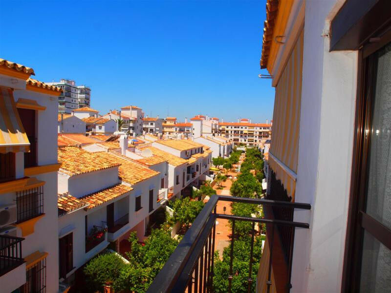 Middle Floor Apartment Torre del Mar Málaga - image 5