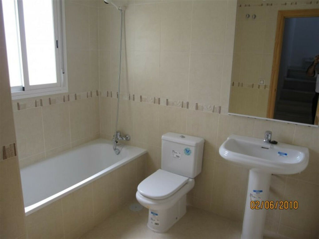 Townhouse Benajarafe Málaga - image 5