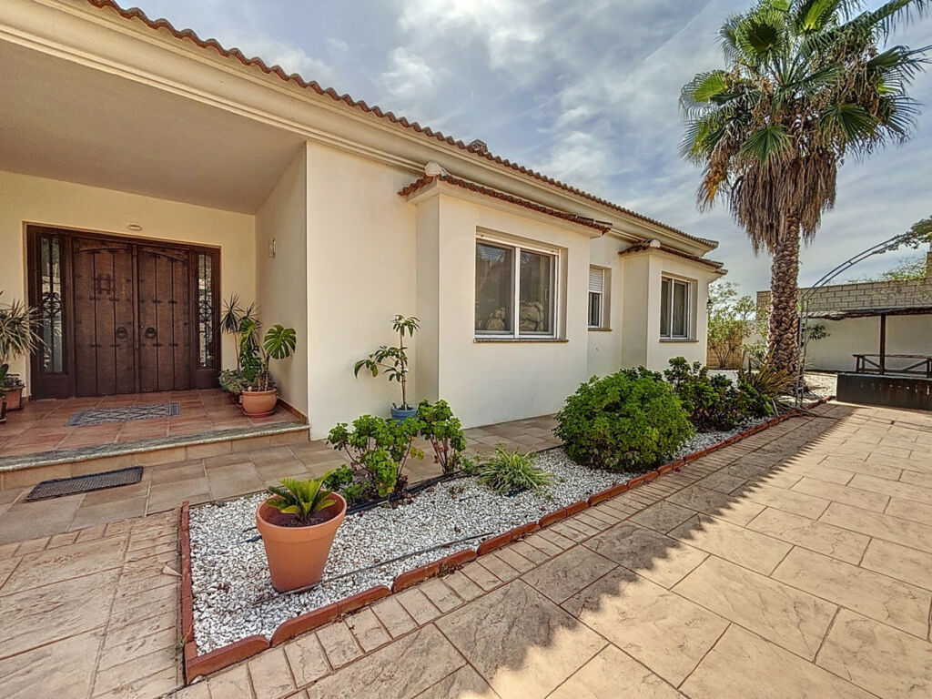 Detached Villa Periana Málaga - image 5