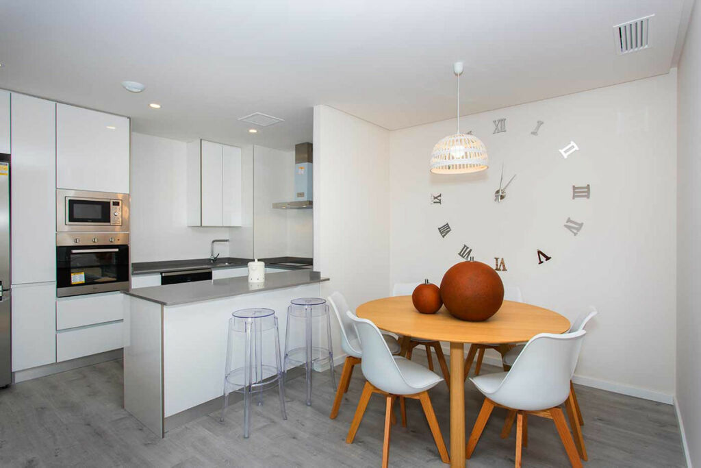 Middle Floor Apartment Villamartin Alicante - image 5