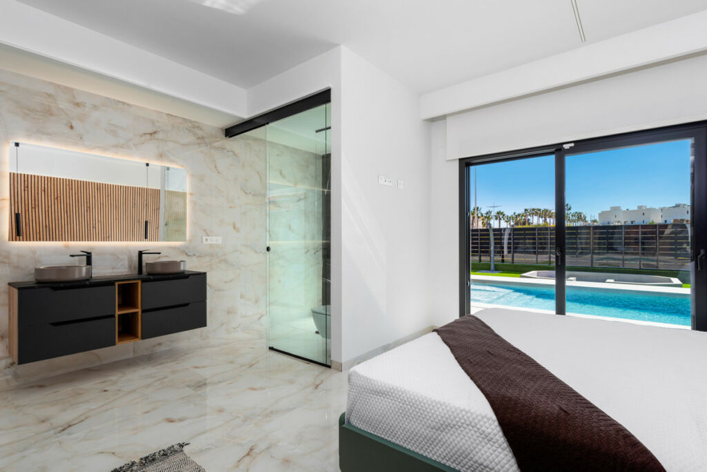Detached Villa Algorfa Alicante - image 5