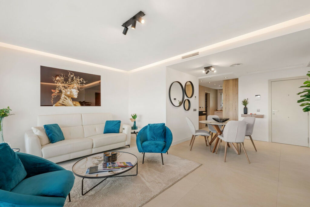 Middle Floor Apartment La Cala Golf Málaga - image 2