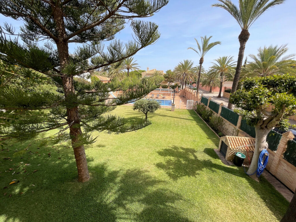 Detached Villa Cabo Roig Alicante - image 5