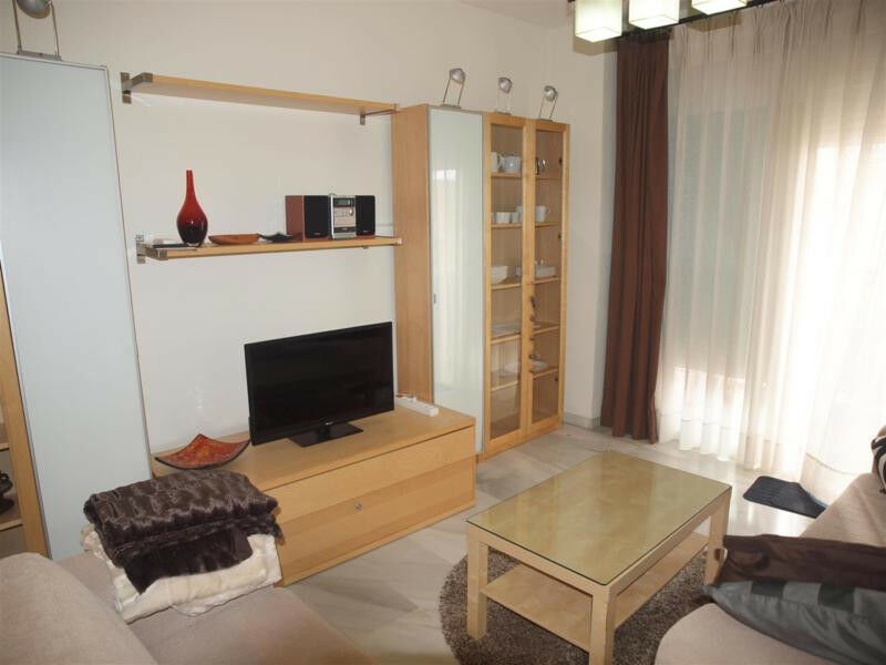 Middle Floor Apartment Caleta de Vélez Málaga - image 5