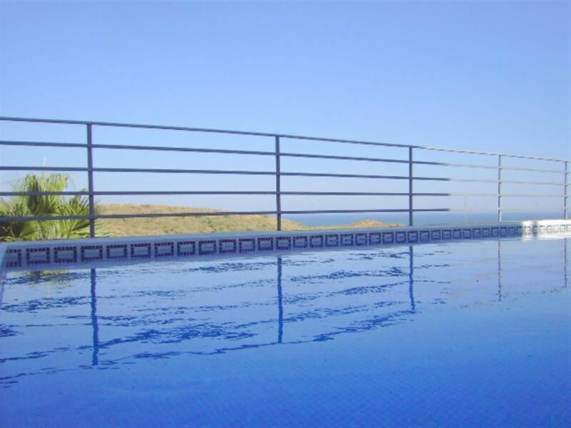 Townhouse Benajarafe Málaga - image 5