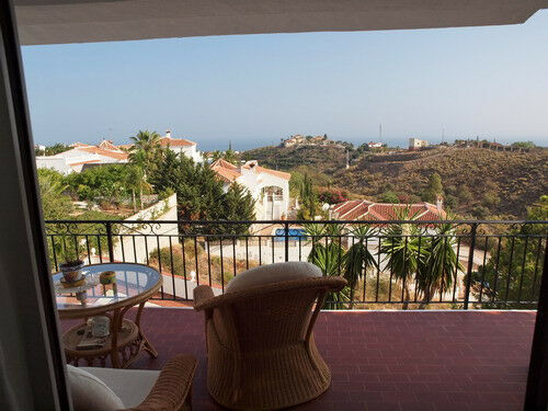 Detached Villa Benajarafe Málaga - image 5
