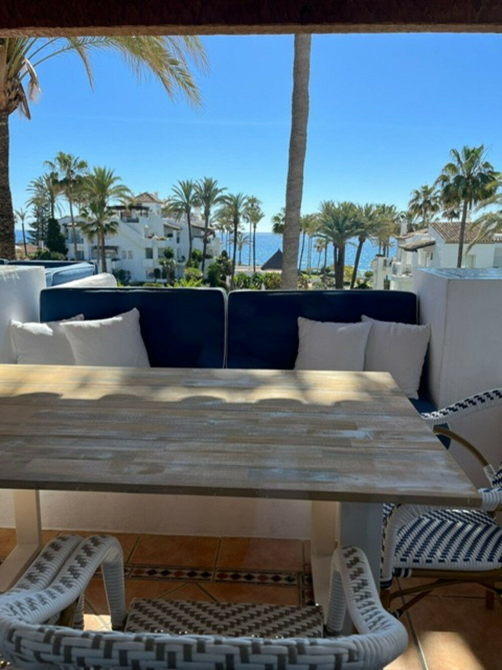 Middle Floor Apartment Estepona Málaga - image 5