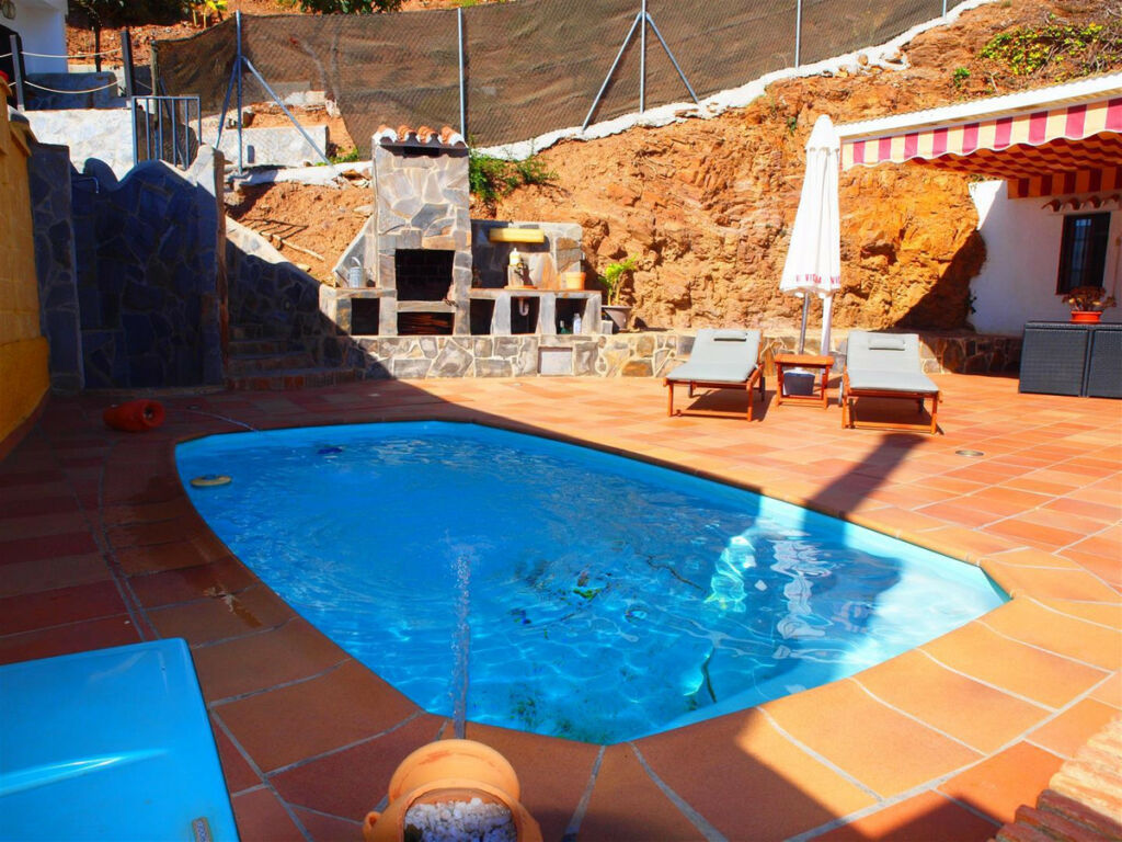 Detached Villa Almayate Málaga - image 5