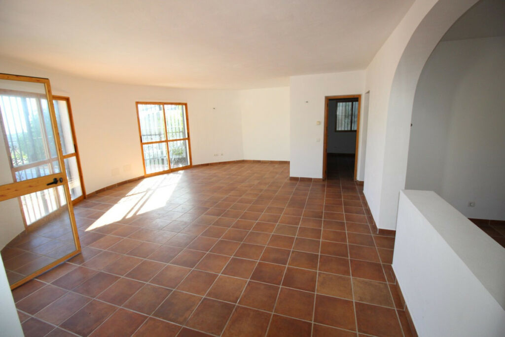 Detached Villa Cómpeta Málaga - image 5