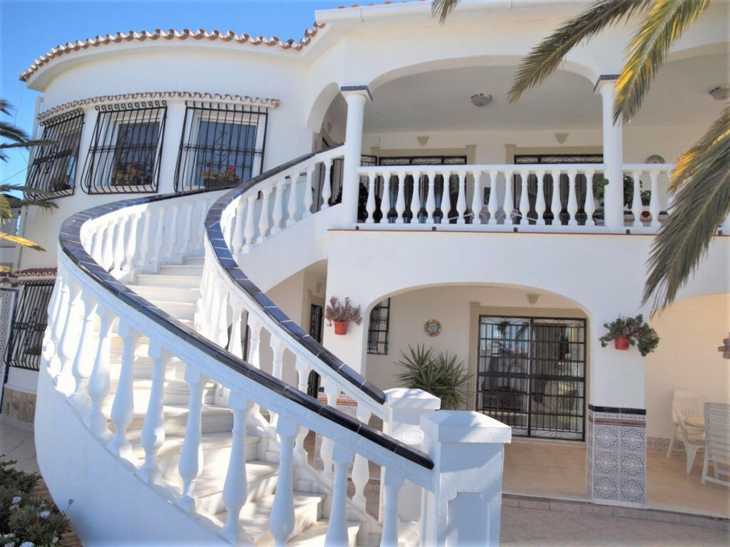 Detached Villa Caleta de Vélez Málaga - image 5