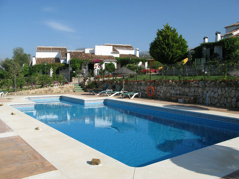 Aparthotel Periana Málaga - image 5