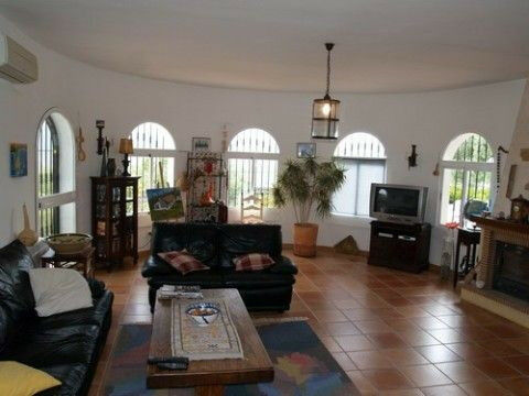 Detached Villa Viñuela Málaga - image 5