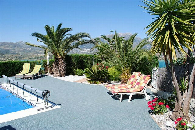 Detached Villa Viñuela Málaga - image 5