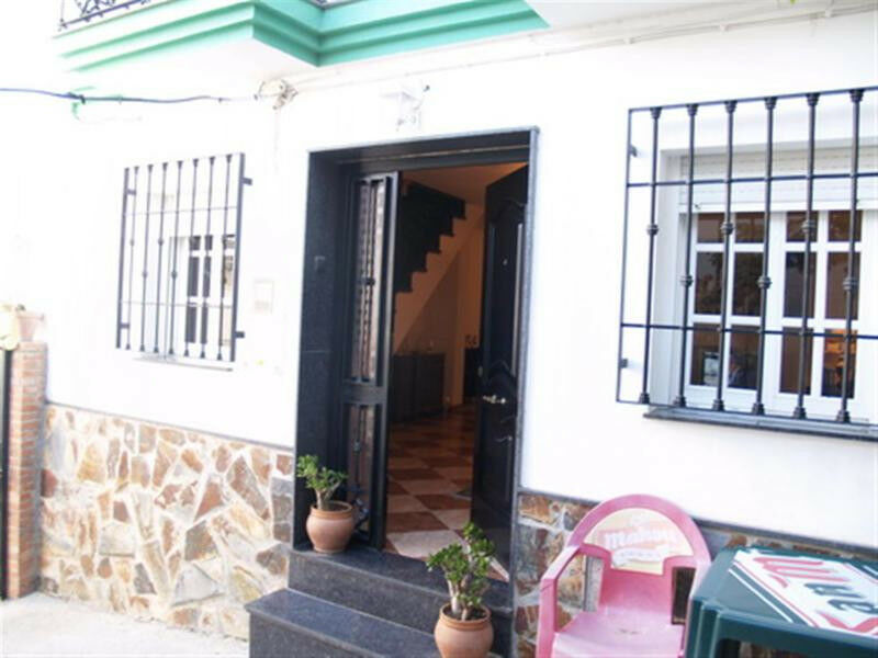 Townhouse Benamocarra Málaga - image 5