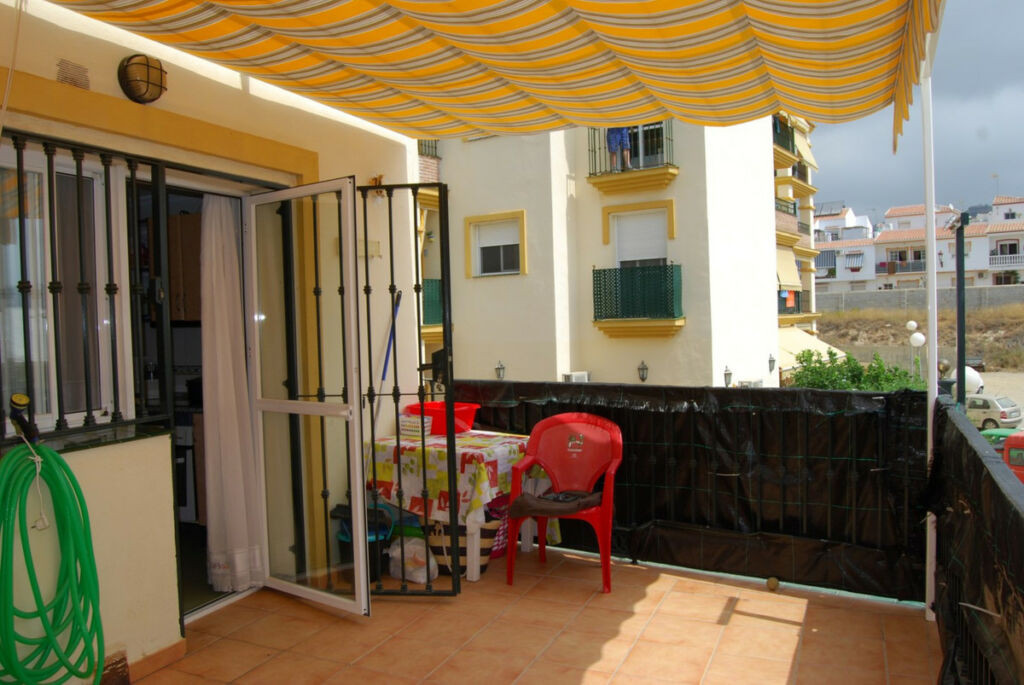 Middle Floor Apartment Torrox Málaga - image 5