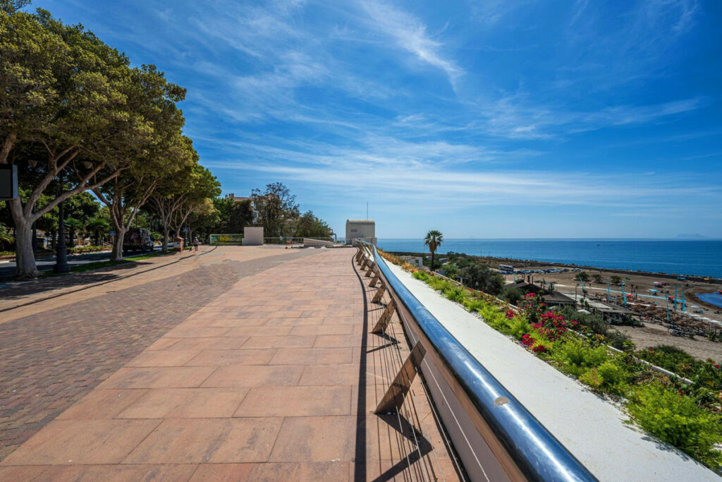 Middle Floor Apartment Estepona Málaga - image 51