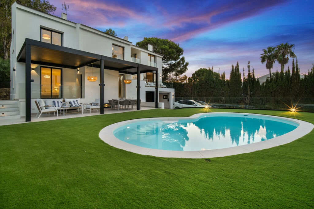 Detached Villa Nueva Andalucía Málaga - image 52