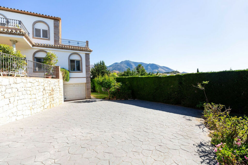Detached Villa Mijas Málaga - image 57