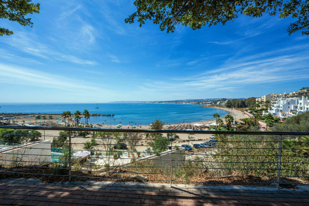 Middle Floor Apartment Estepona Málaga - image 58
