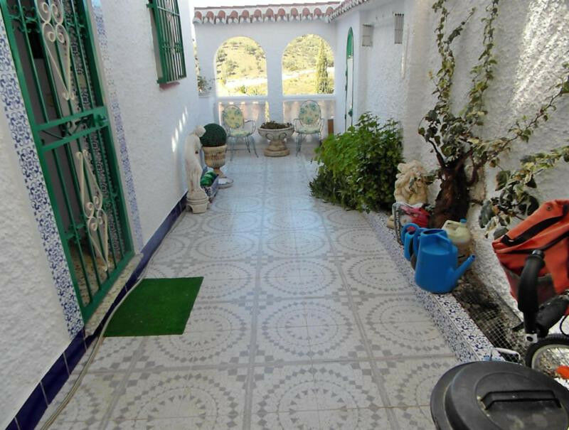 Detached Villa Benajarafe Málaga - image 6