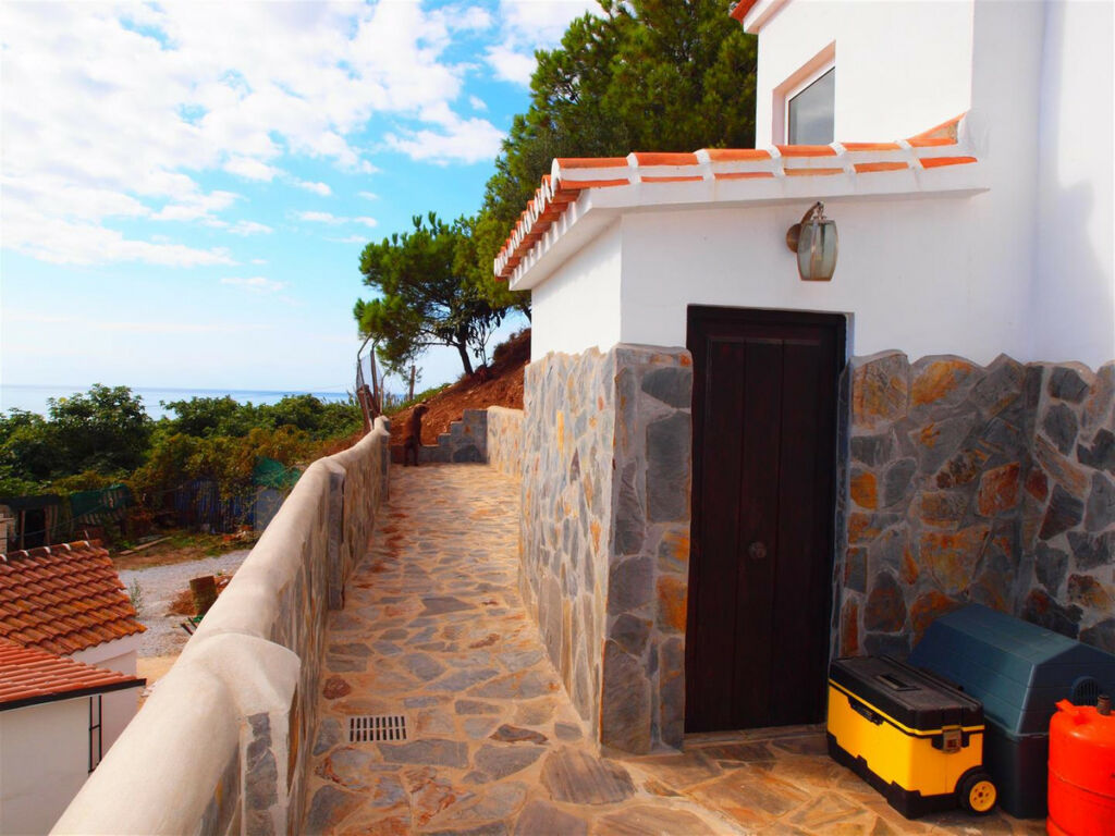 Detached Villa Almayate Málaga - image 6