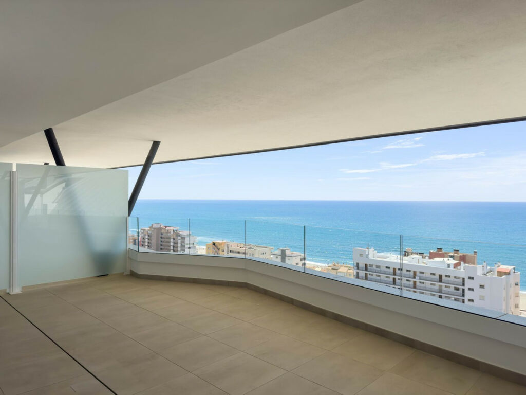 Middle Floor Apartment Fuengirola Málaga - image 7
