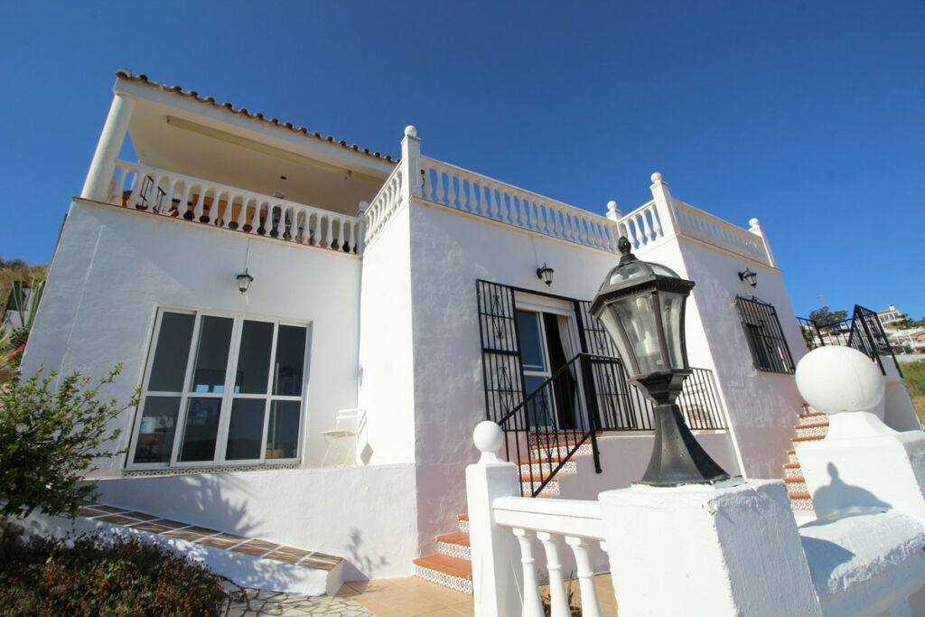 Detached Villa Los Romanes Málaga - image 6