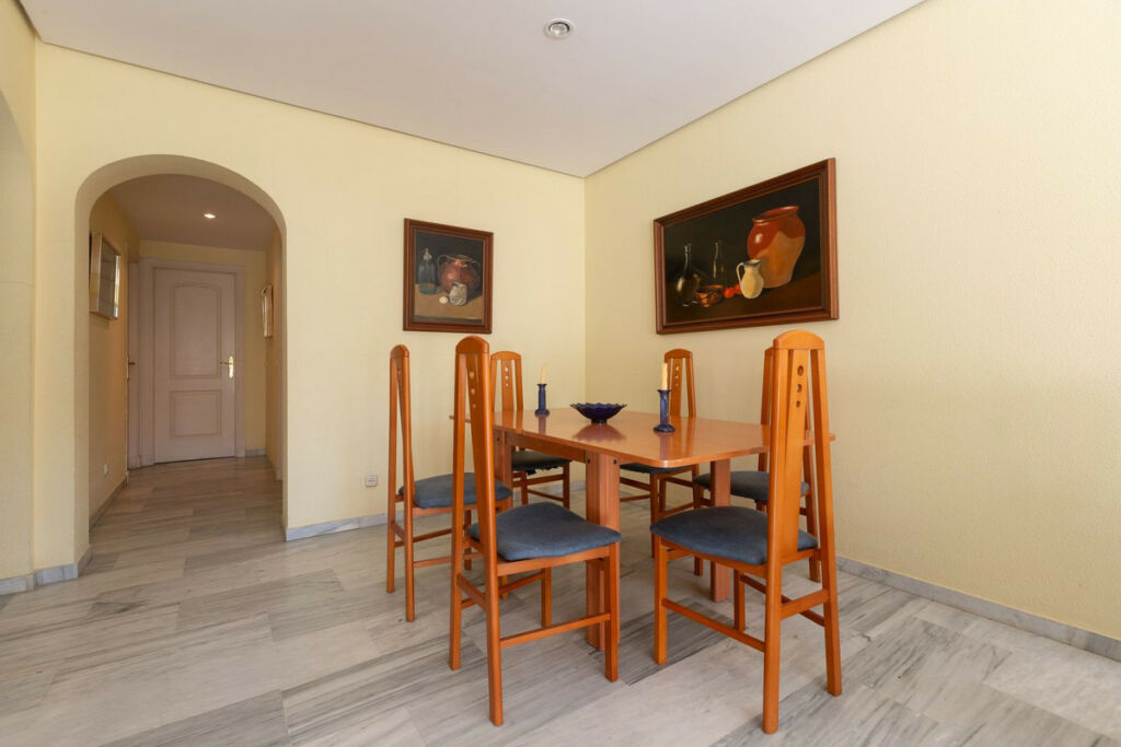 Middle Floor Apartment Elviria Málaga - image 6